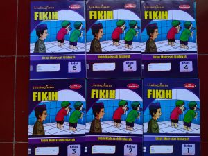 Distributor/Supplier/Jual LKS MI Merk Ulu Baqiiatin Fikih Semester 1