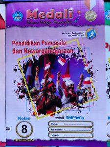 Distributor/Supplier/Jual LKS SMP/MTs K13 Merk Medali PPKN Kelas 8 Semester 1