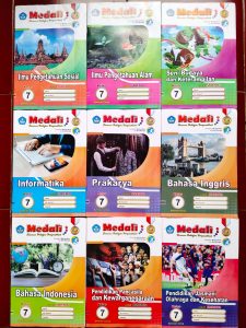Distributor/Supplier/Agen/Grosir/Jual LKS SMP/MTs Kelas 7 Semester Genap 2021/2022 Merek Medali