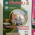 Distributor/Supplier/Agen/Jual Buku LKS Kurikulum 2013 SMA Kelas 11 dan 12 Merek Medali Penerbit Indonesia Jaya Semester Ganjil 2023/2024 (WA 085730453518)